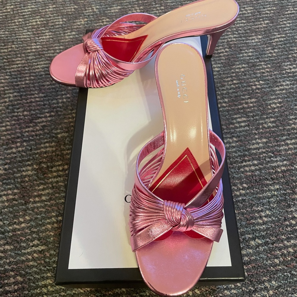 Gucci metallic pink knot mule